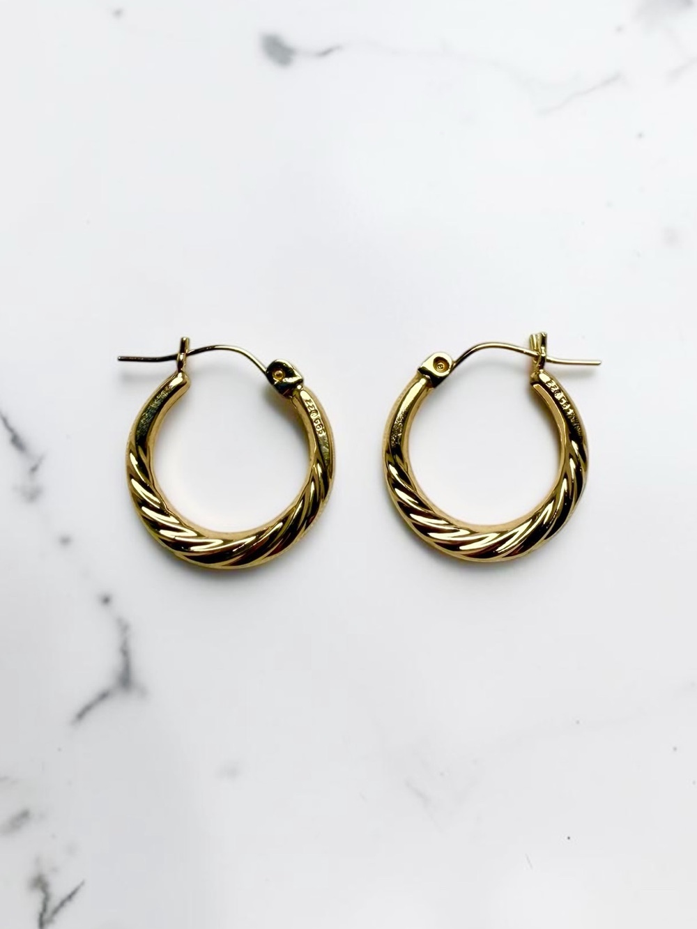 14K Yellow Gold Twisted Hoop Earrings 19mm Latch Back Hollow Tube 3mm Textured
